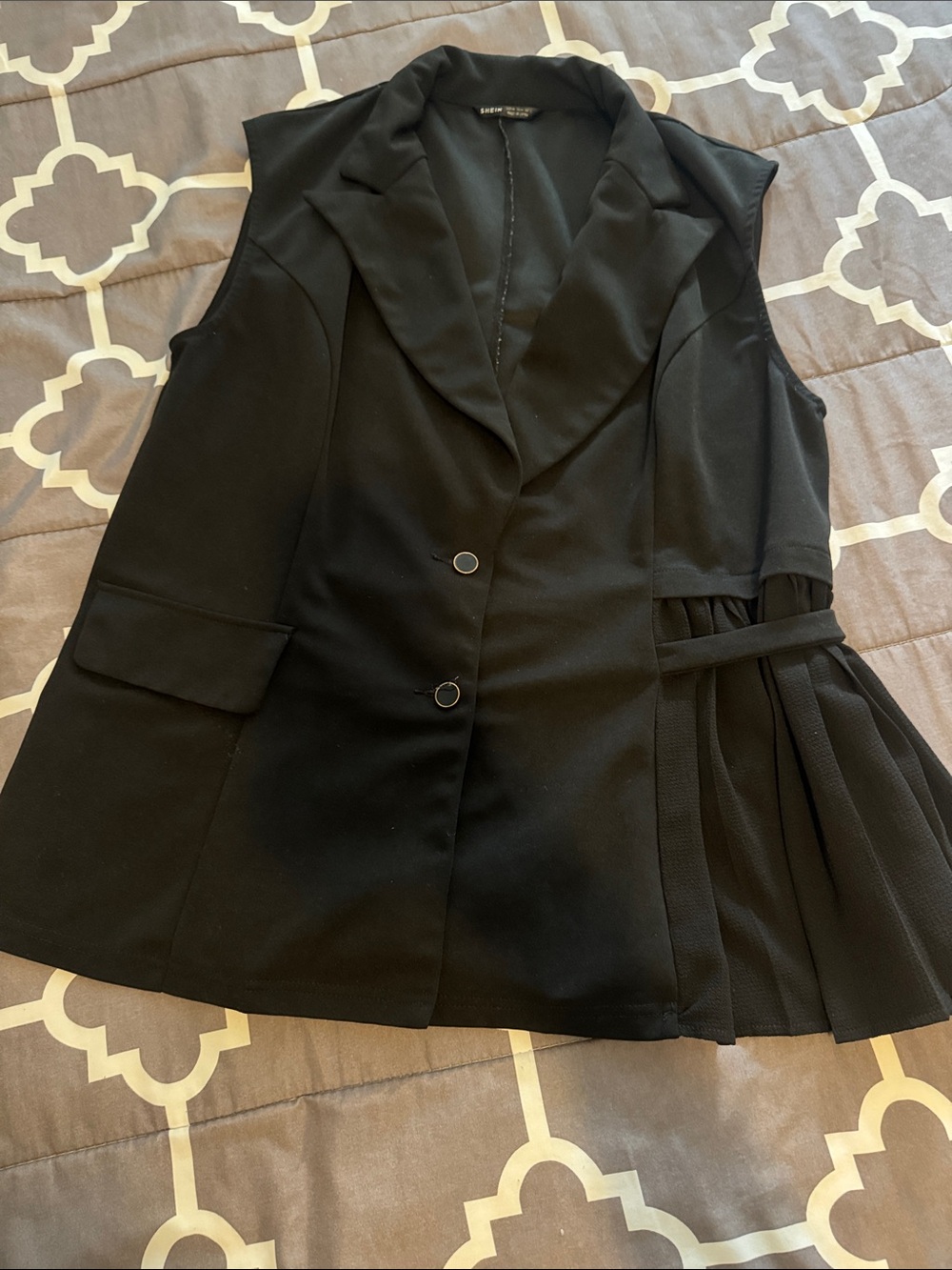 Sleeveless Black Blazer Vest with Pleated Side